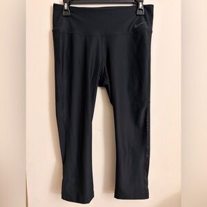 Nike Women's Dri-FIT Black Capri Leggings Size M